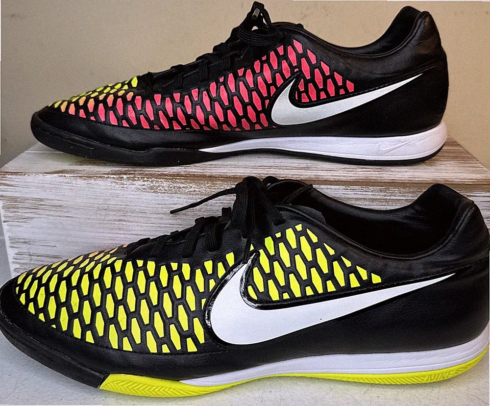 Nike Magista Onda IC Indoor Soccer Cleats Black/Volt/Hyper Punch/White Men Sz 13