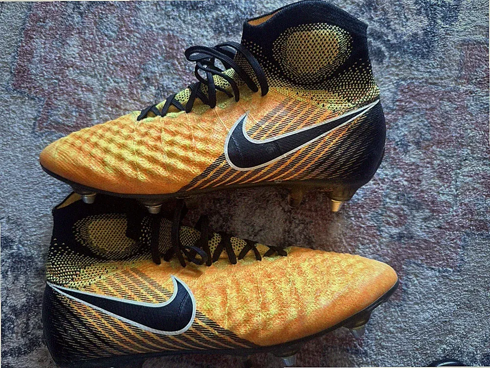 Nike Magista Soccer Cleats Orange/Black High Top size 7.5