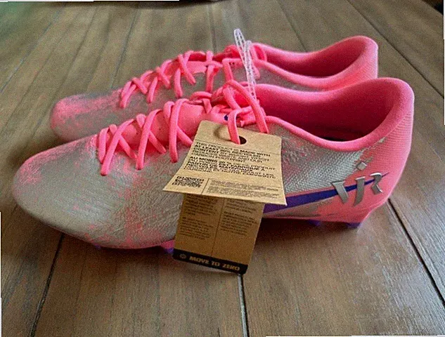 Nike Mecurial Vapor 16 Vini JR Soccer Cleats - MENS 11.5 - Pink - NWT