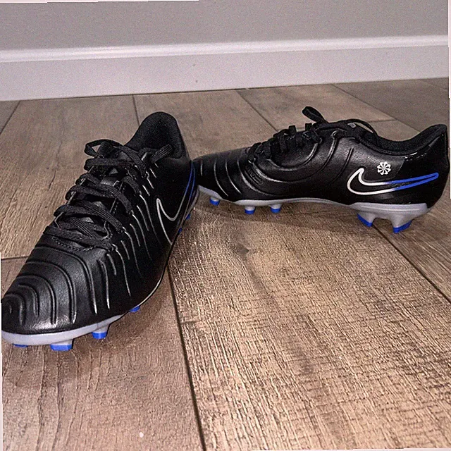 Nike Men’s 6.5 Tiempo Legend 10 Club Multi Ground Low-Soccer Cleats DV4344-040