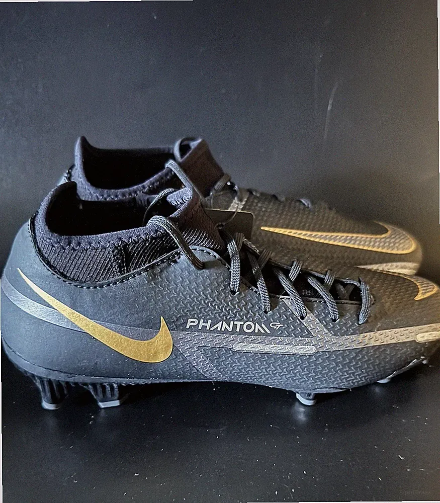 Nike Men’s 6.5 / Women’s 8 Phantom GT2 Academy FG Black Soccer Cleats DC0797-007