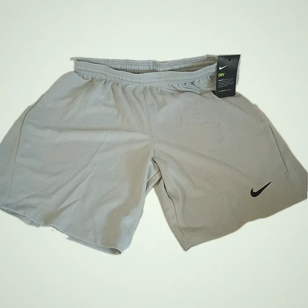 Nike Men's Dri-FIT Football Soccer Training 8" Shorts Size M Grey (49