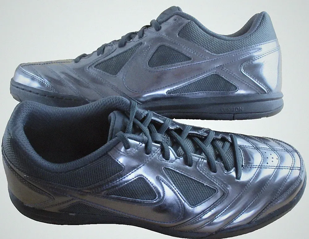 Nike Men's Gato LV8 Indoor Soccer Shoes Anthracite Black Metallic Size 12 NEW