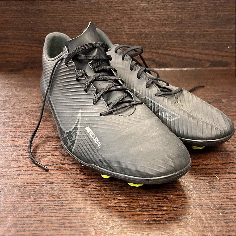 Nike Men's Mercurial Vapor 15 Club MG Soccer Cleats Size13 Black Volt DJ5963-001