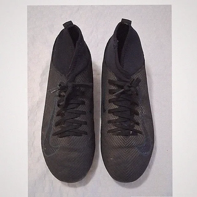Nike Men’s Mid Top Lace-Up Soccer Cleats Solid Black Plastic Outsole