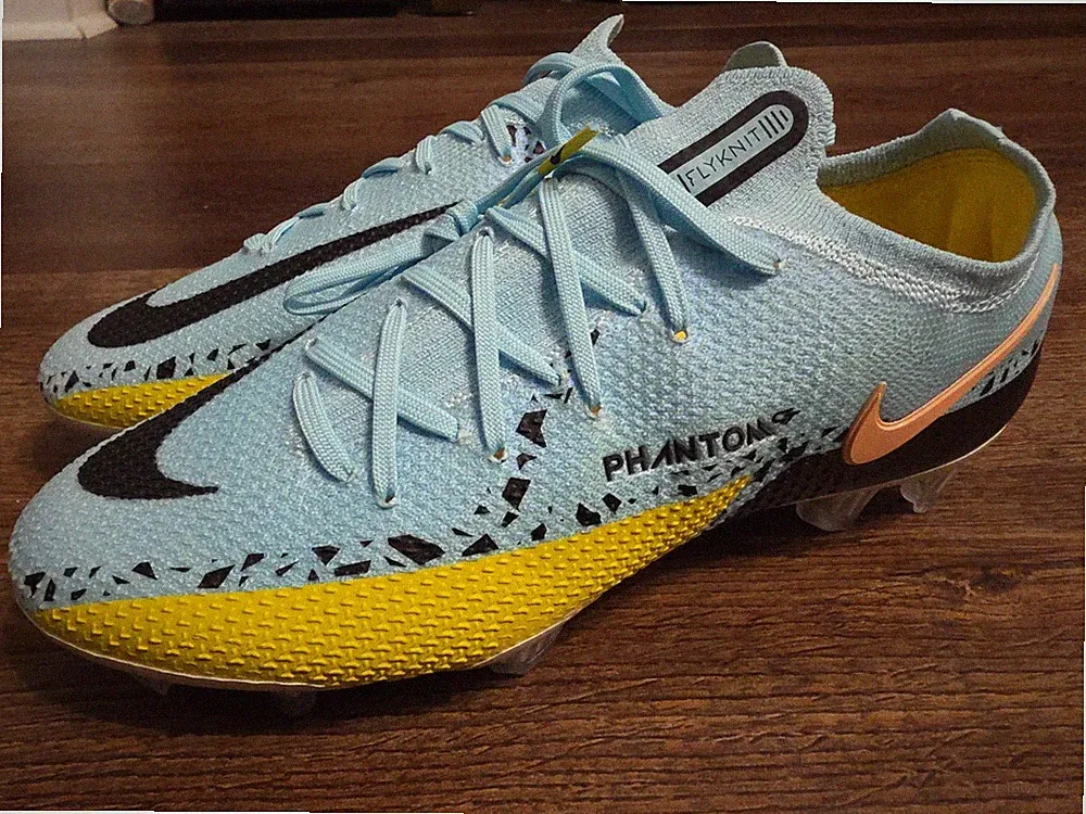 soccer cleats nike