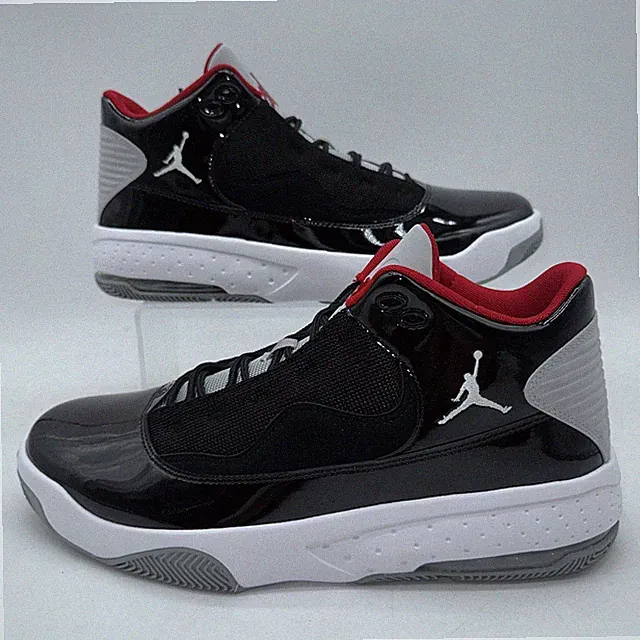 Nike Men's Size 11 Jordan Max Aura 2 (CK6636 006) Black / Red Basketball Sneaker