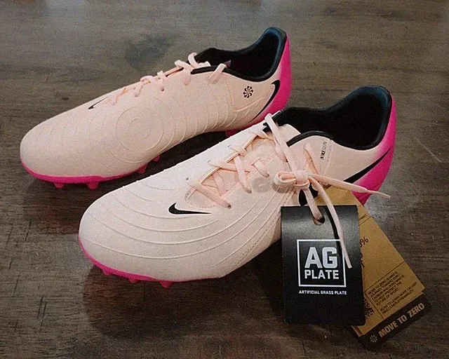 Nike Men's Size 8.5 Phantom GX II Academy AG (FJ2552-800) Soccer Cleats Pink