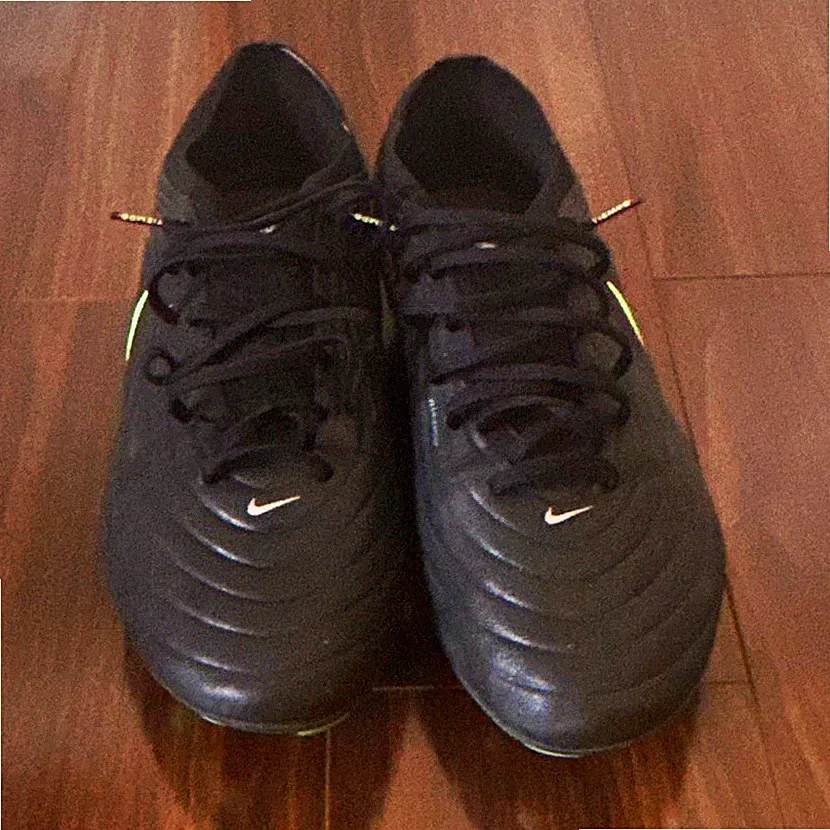 Nike Men’s Soccer Cleats tiempo maestro elite Black/Green Solid no box