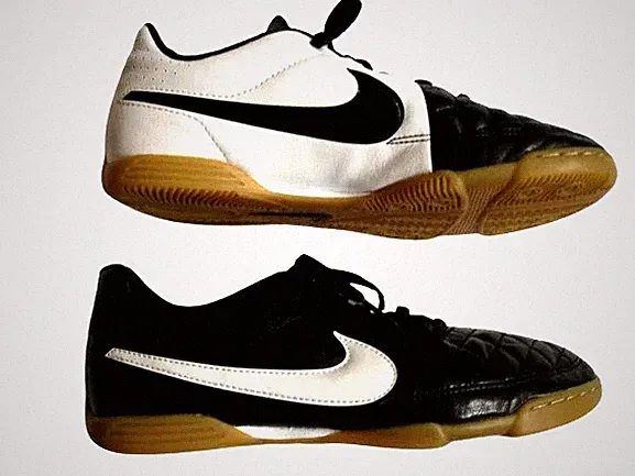 Nike Men's Tiempo Genio Leather Gum Bottom IC Indoor Soccer Size 11.5