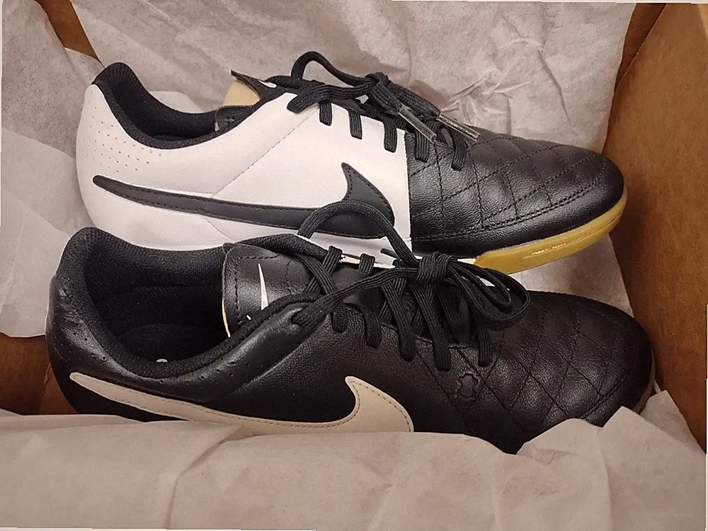 Nike Men's Tiempo Genio Leather Gum Bottom IC Indoor Soccer Size 9.5 New No Box