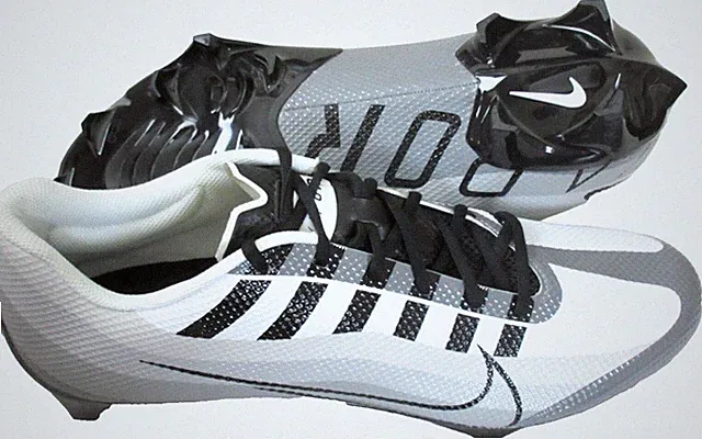 Nike Men's Vapor Edge Speed 360 Football Cleats White Black Photon Dust Size 16