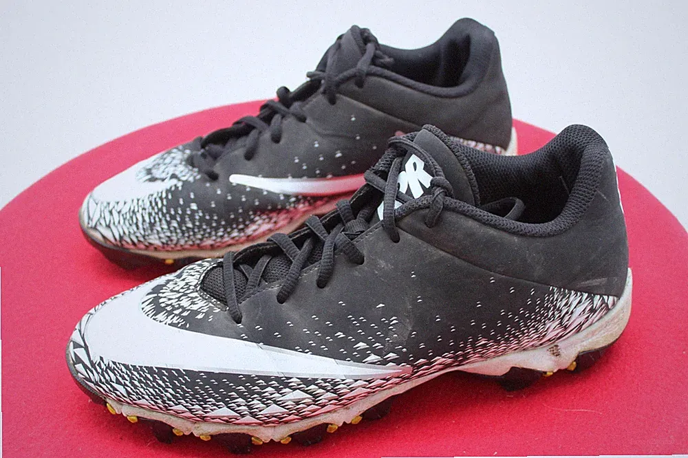 Nike Men's VPR Fastflex Soccer / Football Turf Cleats / Black White Size 9.5