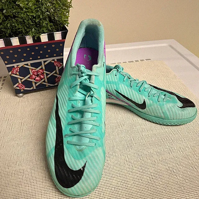Nike Men Zoom Mercurial Vapor 15 Cleat Indoor Soccer Futsal Spike size 8