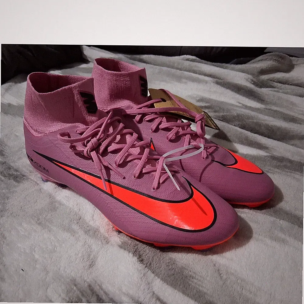 Nike Mercurial Air Zoom Soccer Cleats Plastic Lace Up Mid Top Pink/Red/Black