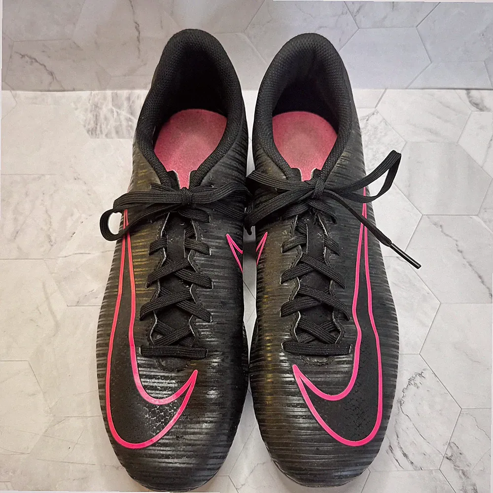 Nike Mercurial Cleats Black & Pink Soccer Football 8.5 US 42 EUR Unisex