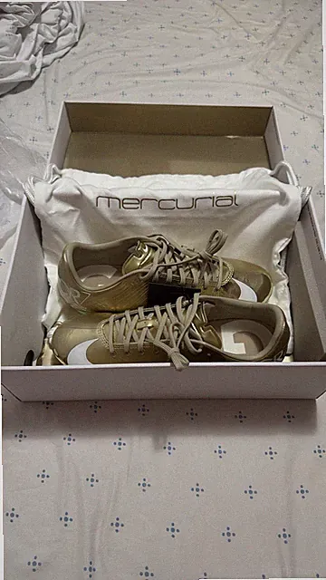 Nike Mercurial CR7 Soccer Cleats Gold/Tan with White Swoosh, in box Size 7 M
