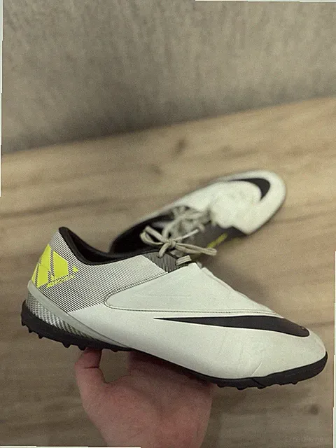 Nike Mercurial Glide II TF US 10,5 Soccer Trainers Football Boots Very Rare VNTG