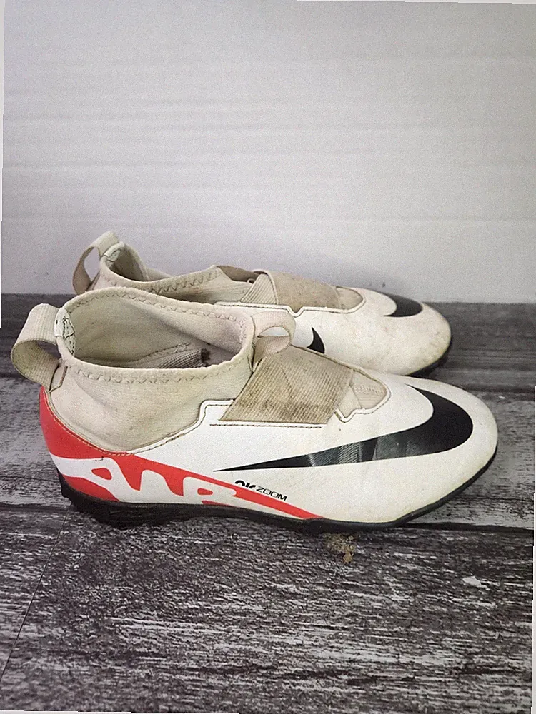 Nike Mercurial Indoor Soccer Cleats Kids Size 5.5Y (No INSOLES)