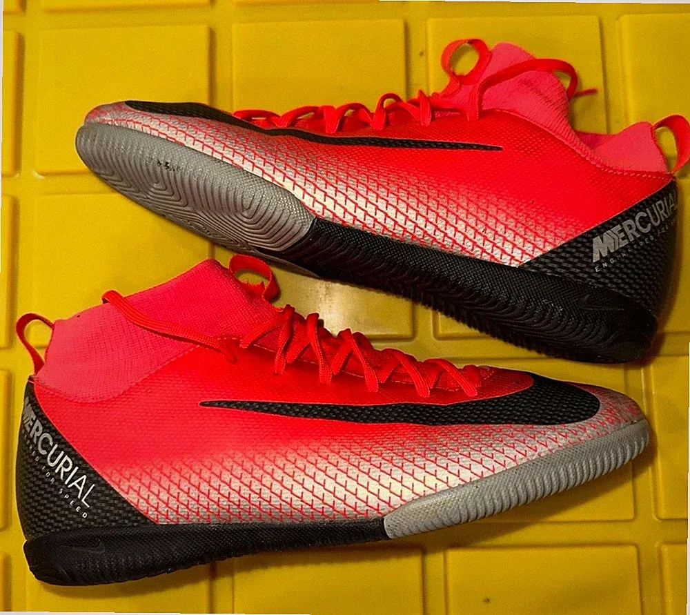 Nike Mercurial indoor soccer cleats size 5Y