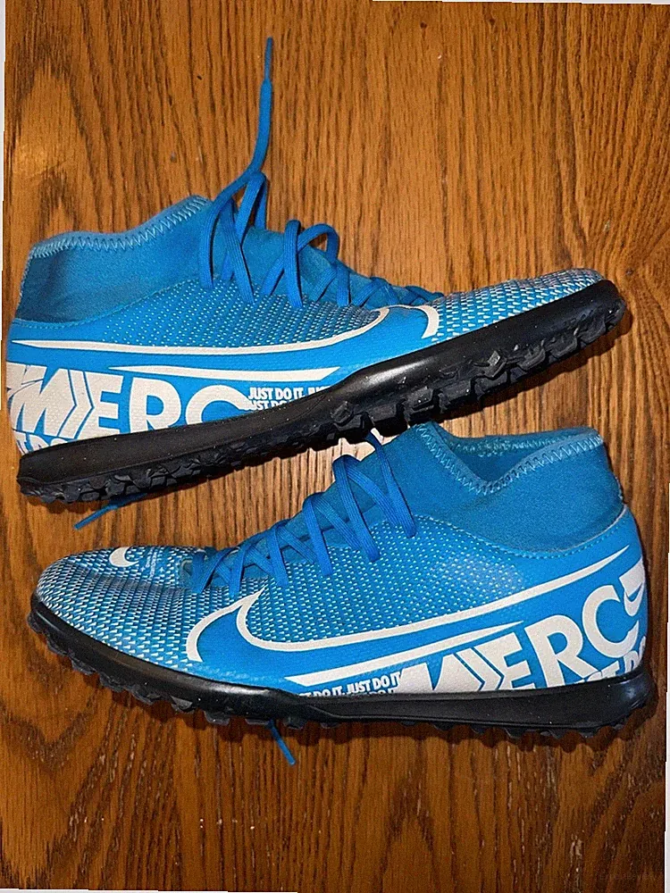 Nike mercurial indoor soccer cleats size 6.5