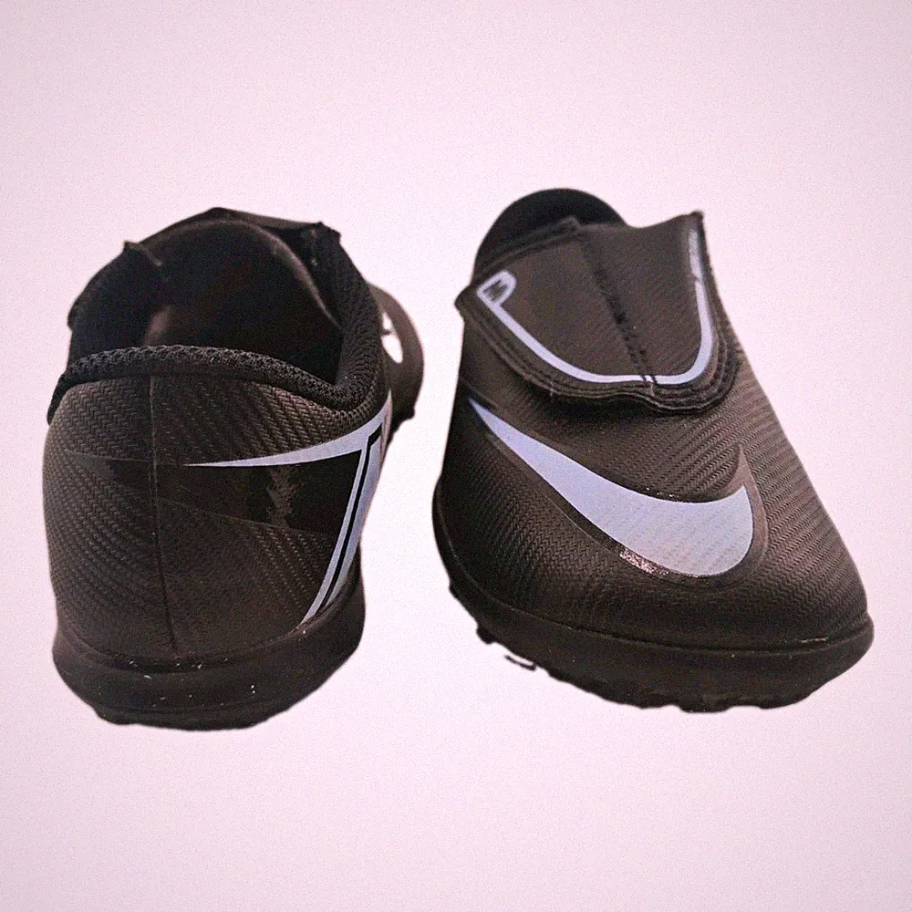 Nike Mercurial kid Soccer Cleats Black Hook & loop Strap flat Rubber Sole indoor