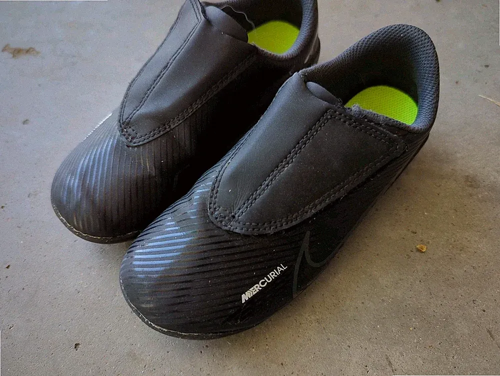 kids soccer cleats size 13