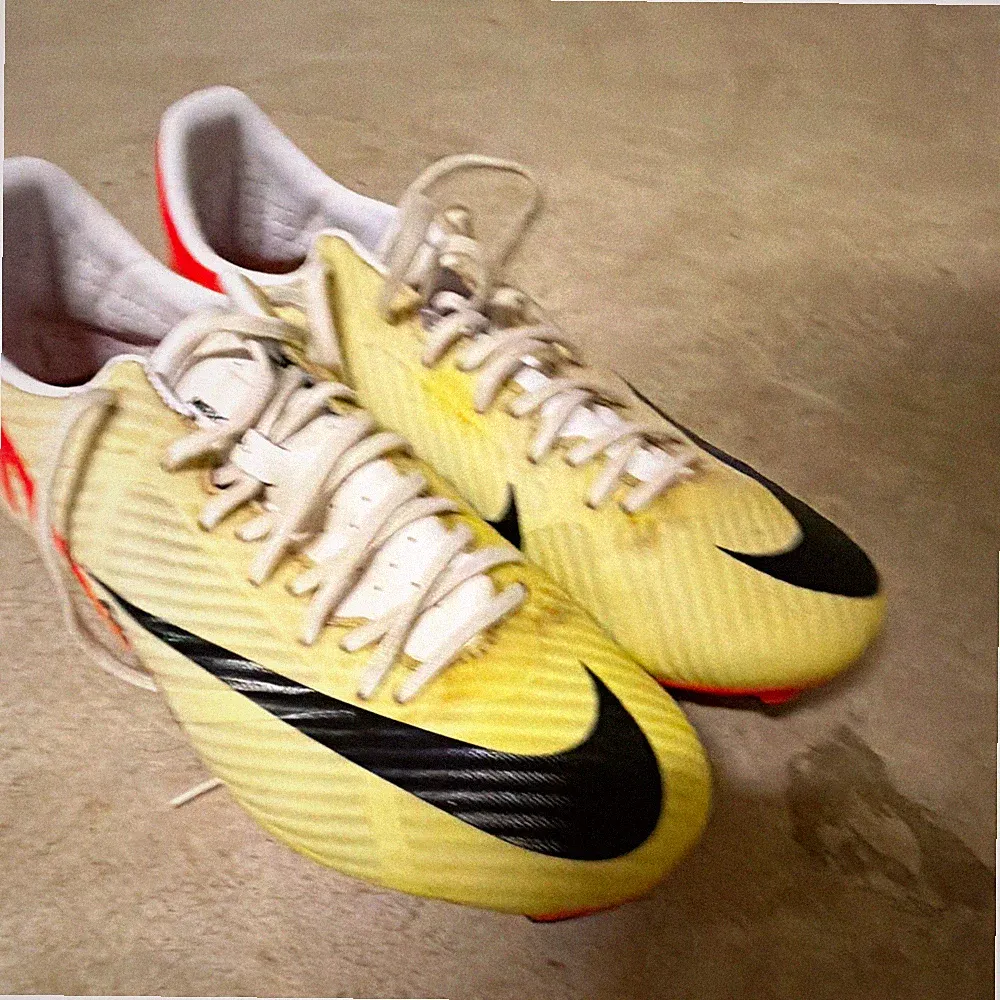 Nike Mercurial Men's Soccer Cleats Cream/Black/Red Low Top Lace-Up