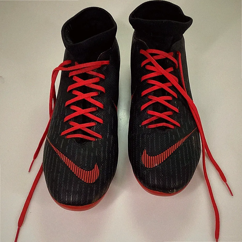 Nike Mercurial Soccer Cleats Mens Size 10.5 Black/Red