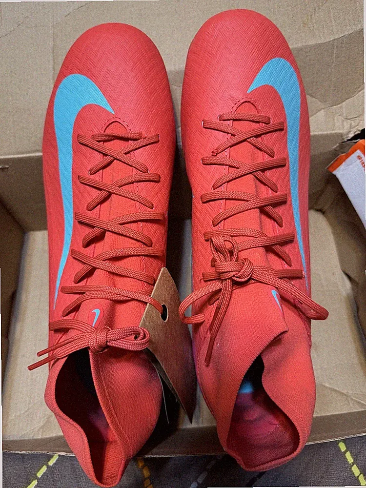 Nike Mercurial Superfly 10 Academy FG/MG Soccer cleats. Men’s size 11
