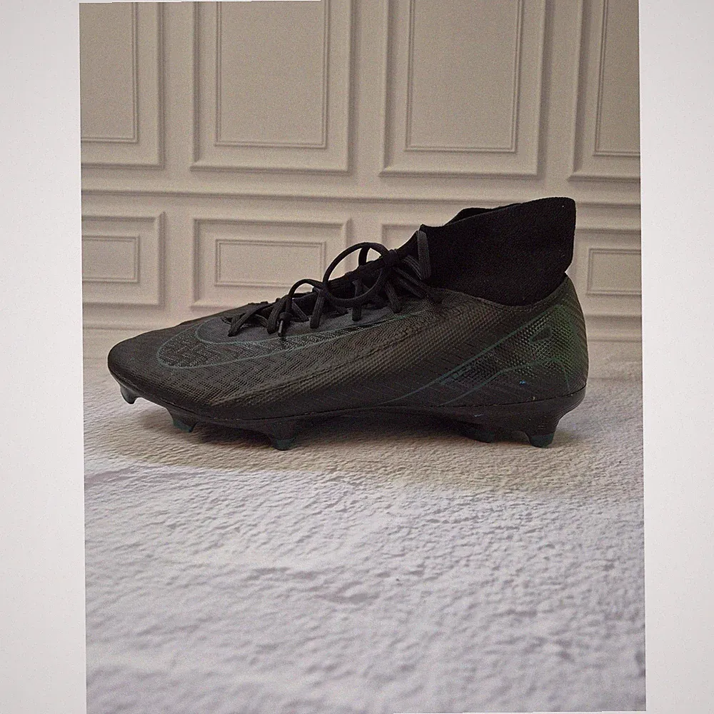 nike soccer cleats high top
