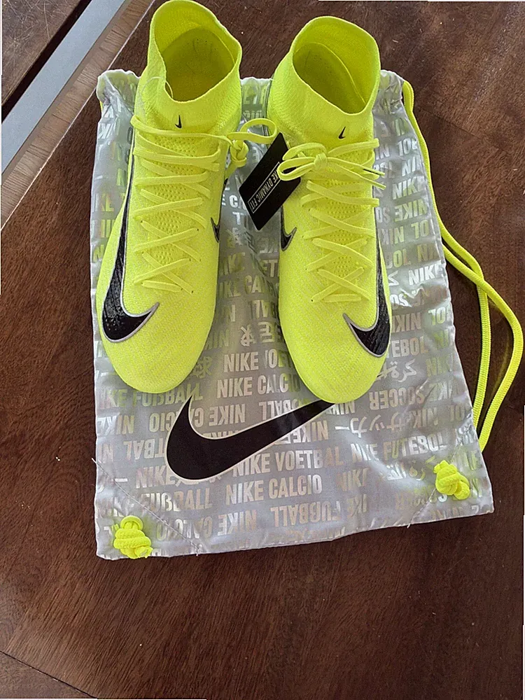 Nike Mercurial Superfly 10 Elite FG soccer cleats Max Voltage Size 10 No box