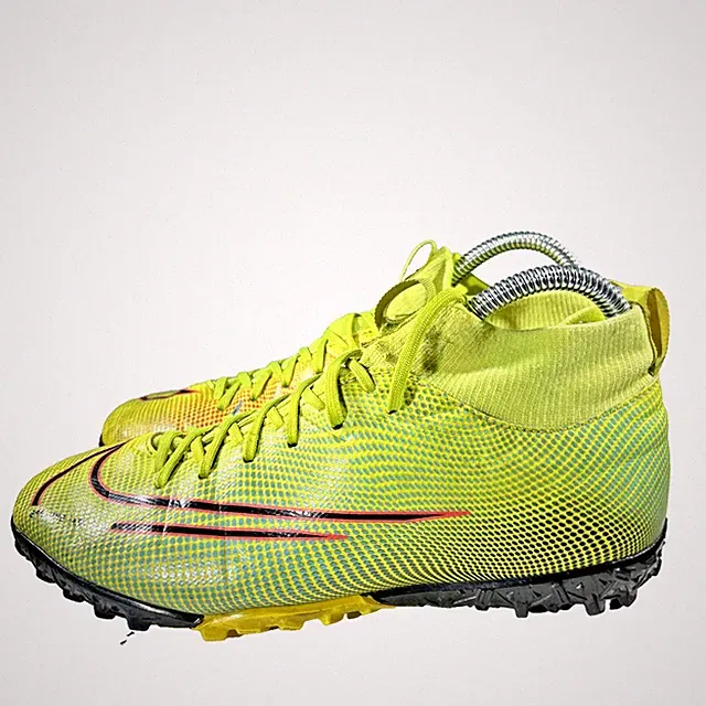 Nike Mercurial Superfly 7 Club Soccer Shoes Boys Youth Size 6 6Y Indoor Turf 002