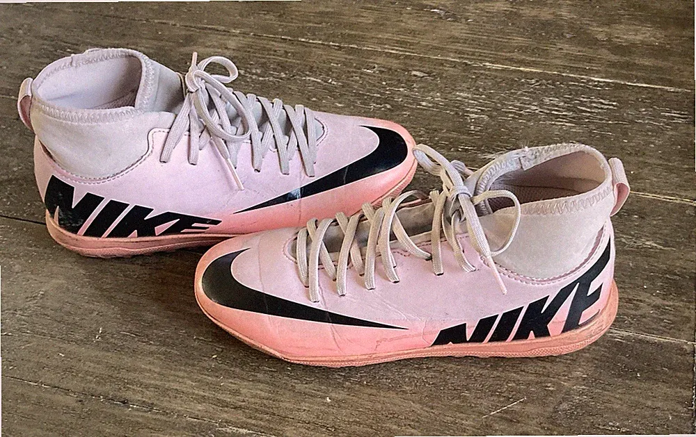 Nike Mercurial Superfly 9 Club Turf Youth Soccer Cleats Size 4 DJ5954-601