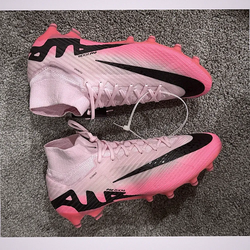 Nike Mercurial Superfly Elite 9 Air Zoom Mid Top Lace-Up Soccer Cleats