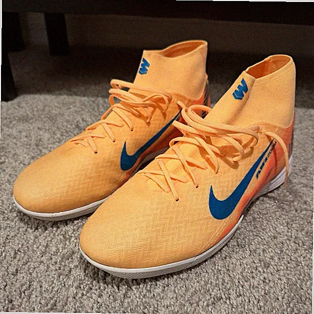 Nike Mercurial Superfly Indoor Soccer Shoes US size 10.5Medium (B,M) Orange