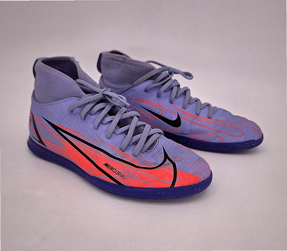 Nike Mercurial Superfly Indoor Soccer Shoes Youth size 4 Kylian Mbappe DB0932