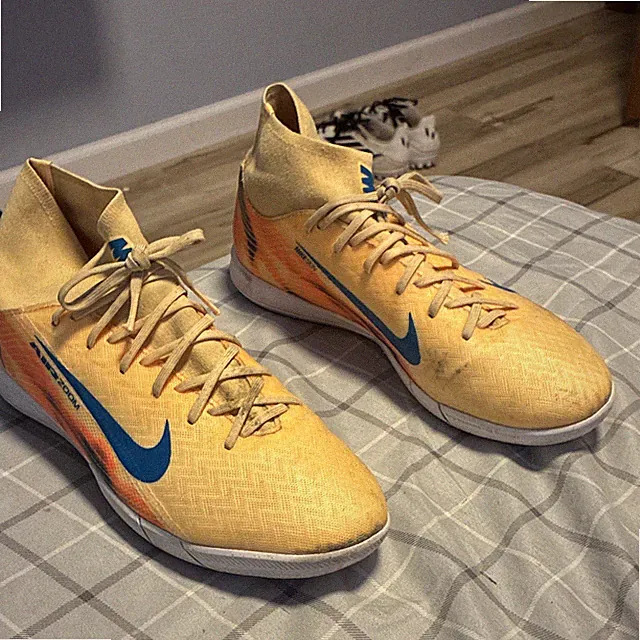 Nike Mercurial Superfly Men’s Mid Top Lace-Up Indoor Soccer Shoes Beige