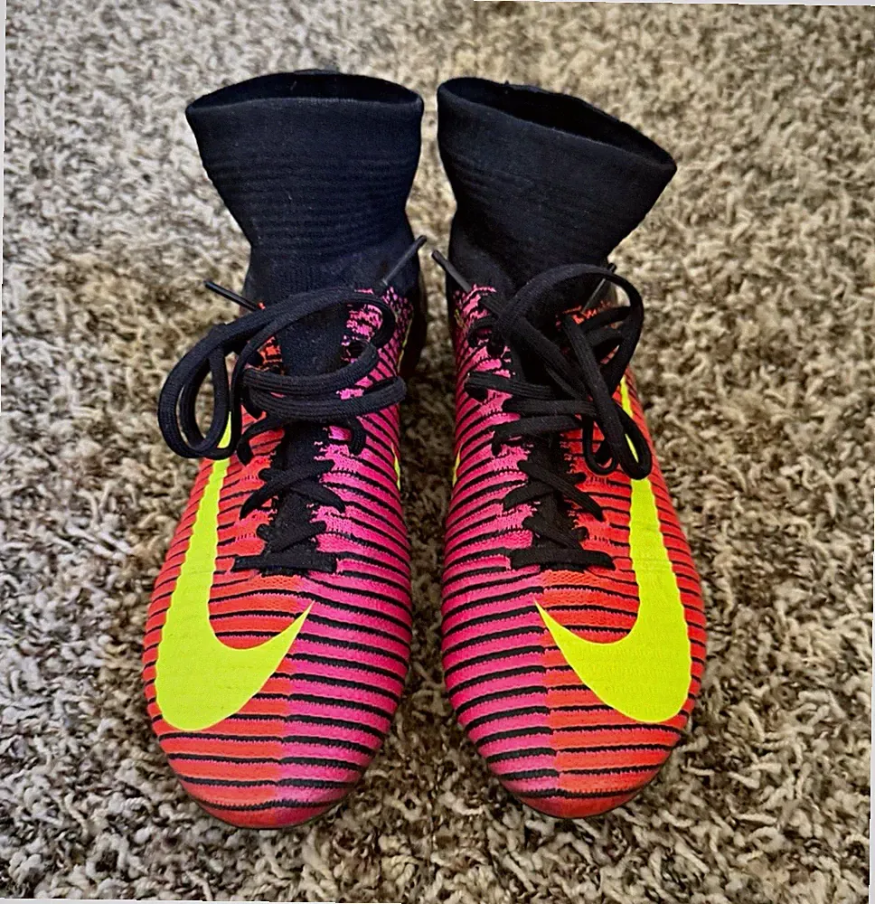 Nike Mercurial Superfly V FG soccer cleats Total Crimson/Volt/Black