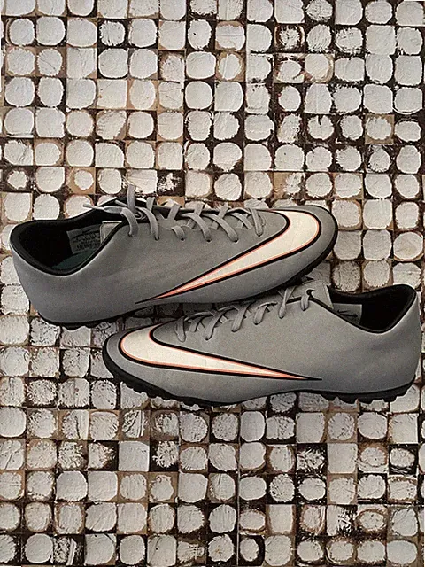 Nike Mercurial V TURF indoor CR7 “silverware” football soccer 684878-003