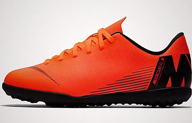 Nike Mercurial Vapor 12 Club Turf Slip Resistant Cushioning Low top Soccer