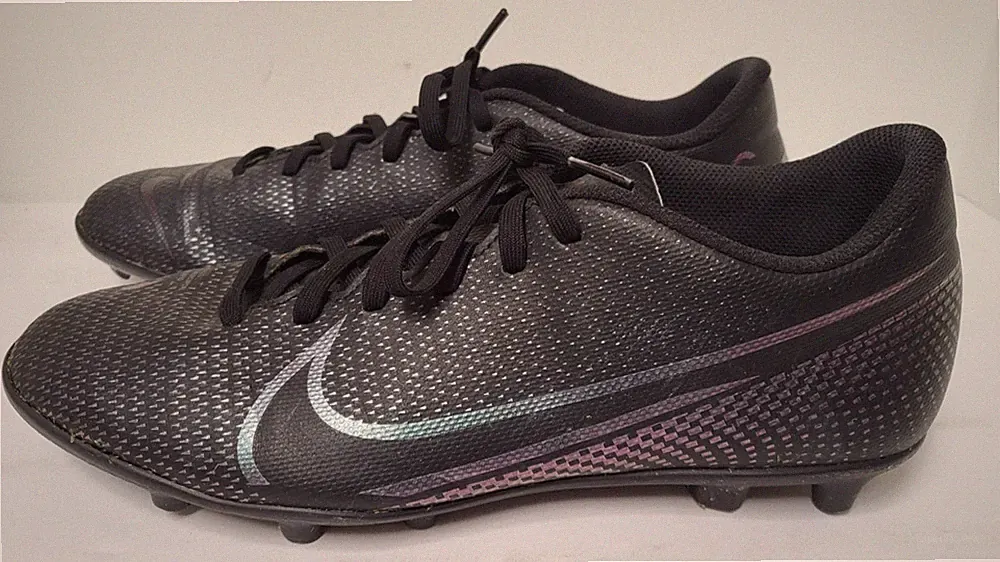 Nike Mercurial Vapor 13 Academy Soccer Cleats Mens Size 9 Fast Shoe AT7968-010
