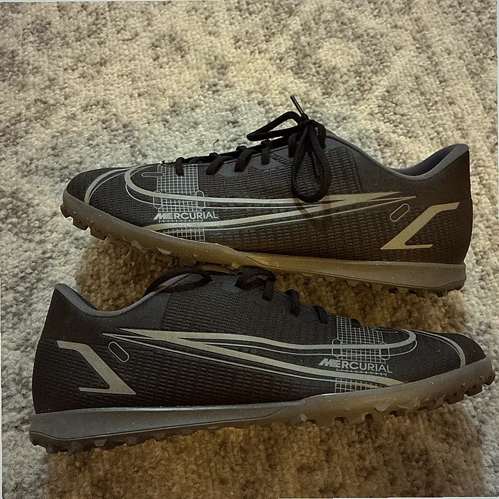 NIKE MERCURIAL VAPOR 14 CLUB TURF BLACK GREY CV0985-004 SOCCER SHOES SIZE 11
