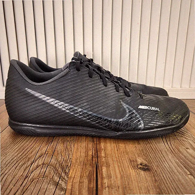 Nike Mercurial Vapor 15 Club IC Men's 11.5 Black Indoor Soccer Shoes DJ5969-001