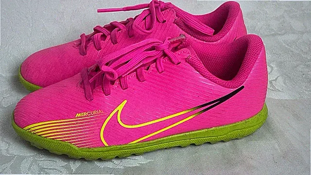 Nike Mercurial Vapor 15 Club TF Low Luminous Cleat Shoes DJ5956-605 Size 2.5 Y