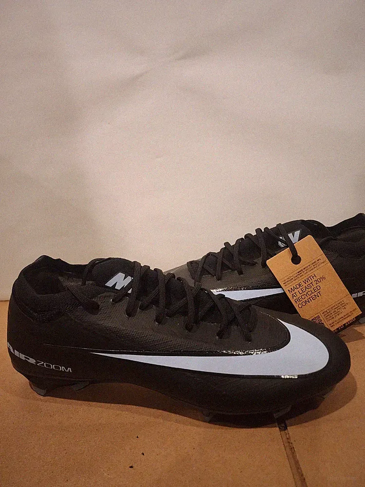 mens soccer cleats size 13
