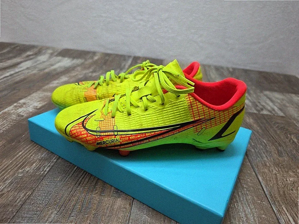 Nike Mercurial Vapor Soccer Cleats Neon Yellow Youth 4Y Women’s 5.5 Solid
