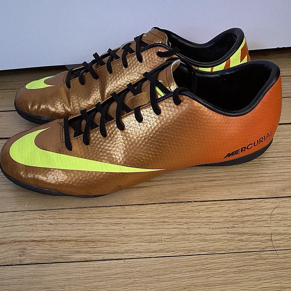 Lace-Up Turf