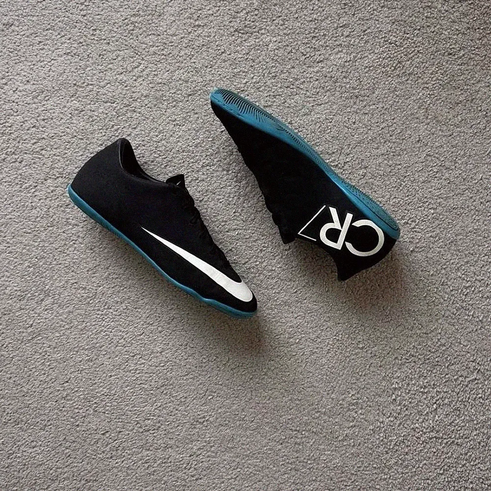 Men's Indoor Soccer Cleats