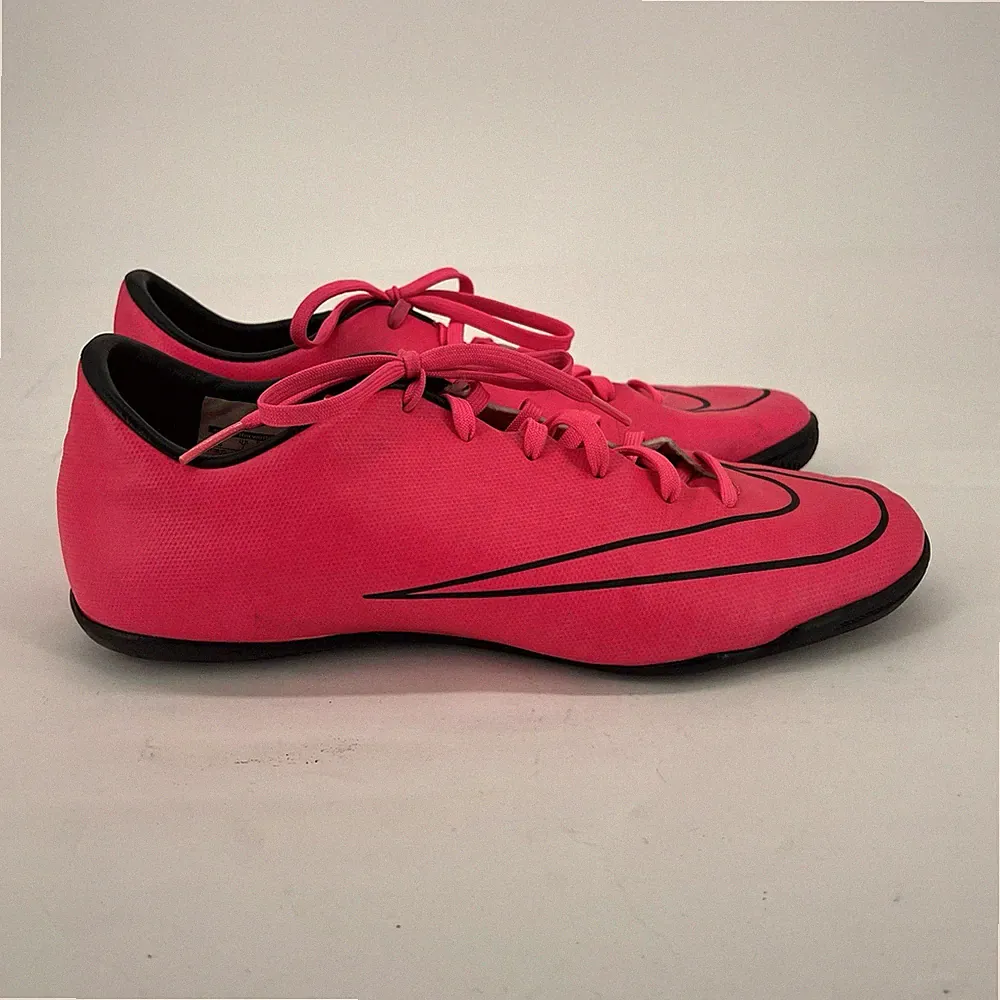 Nike Mercurial Victory Womens 8 Hyper Pink Indoor Soccer Cleats 651635-660